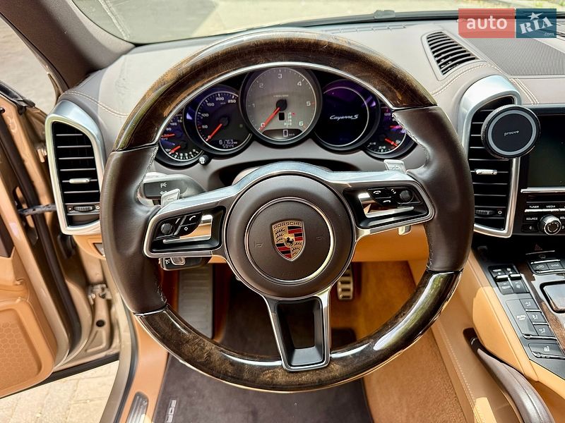 Внедорожник / Кроссовер Porsche Cayenne 2016 в Днепре
