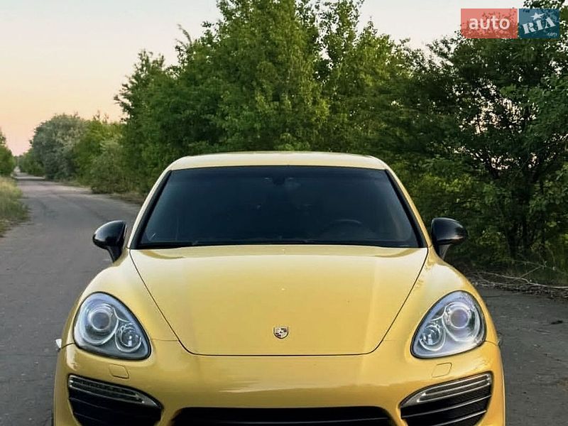 Внедорожник / Кроссовер Porsche Cayenne 2012 в Ровно