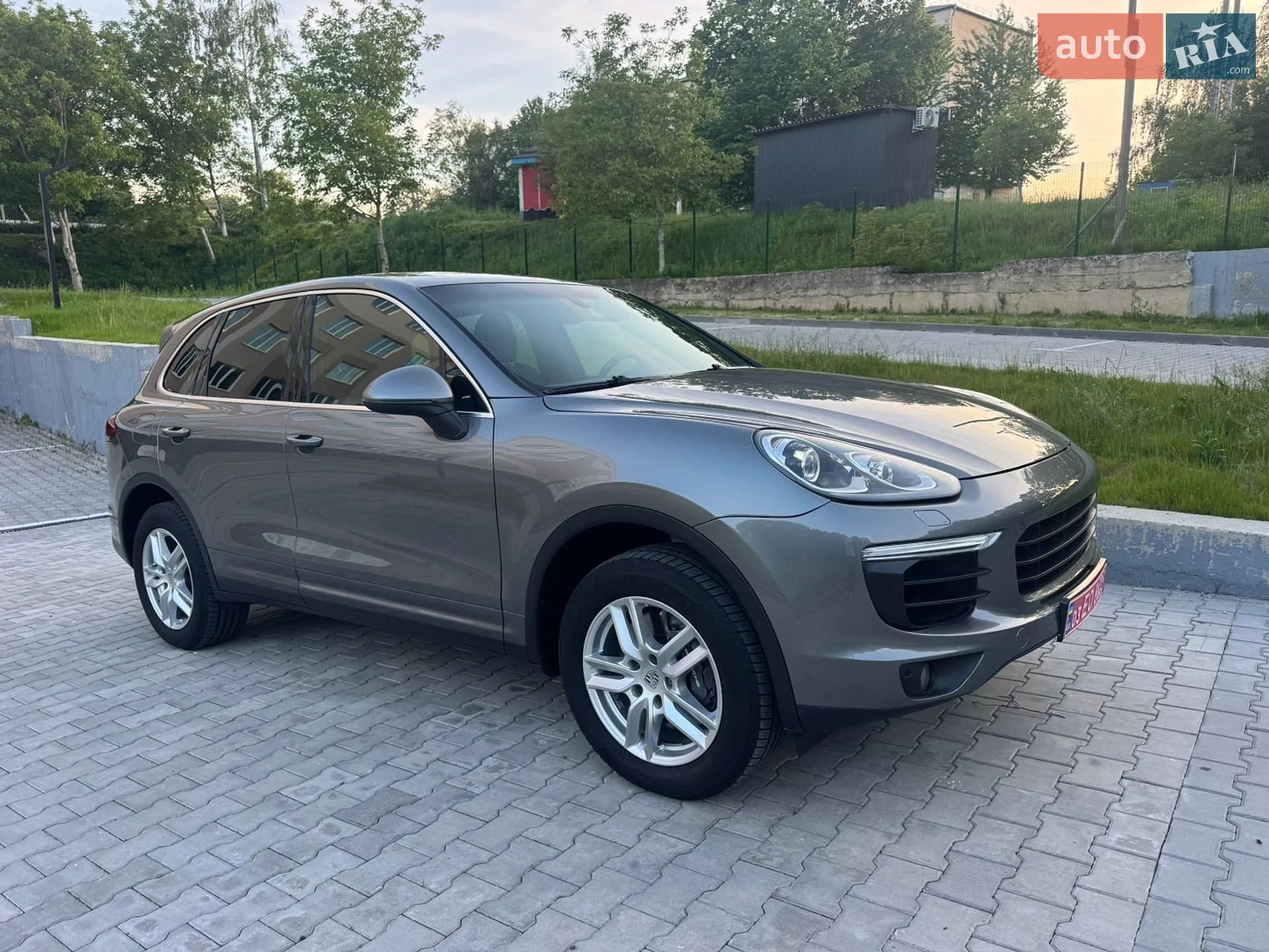 2016 Porsche Cayenne - мініатюра 28