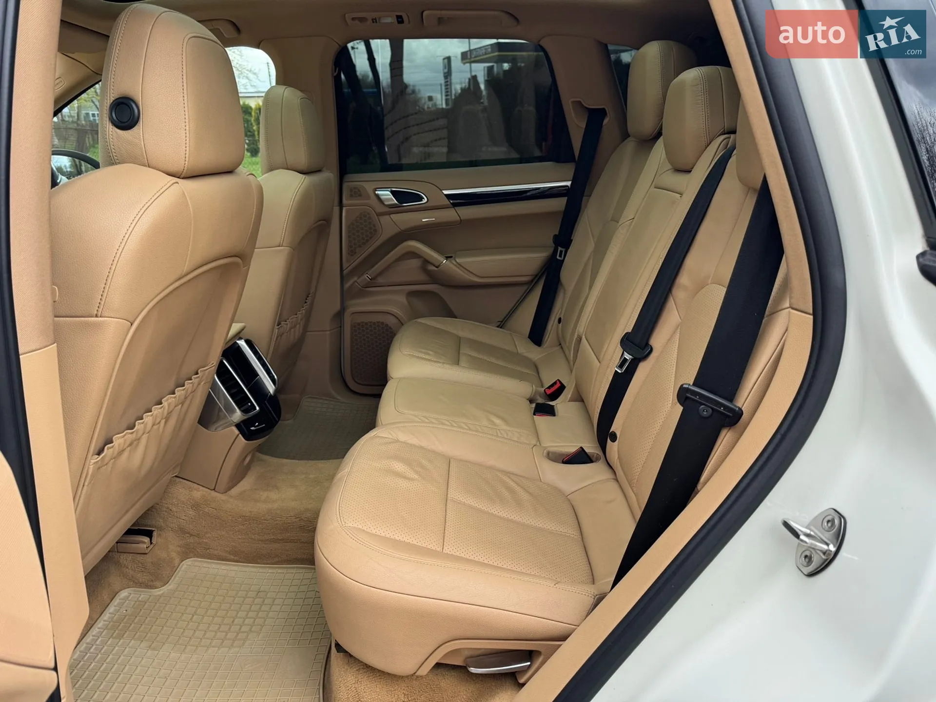 2011 Porsche Cayenne - мініатюра 24