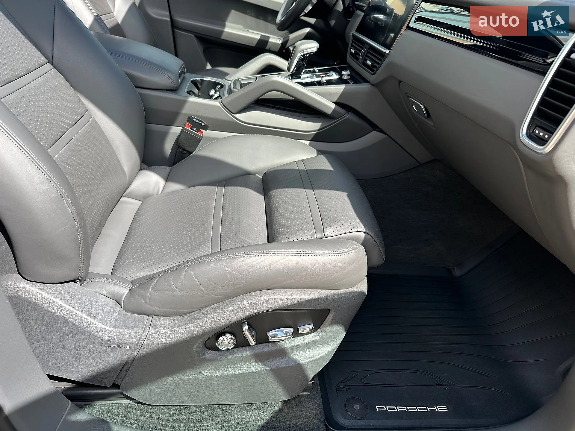 2018 Porsche Cayenne - мініатюра 21