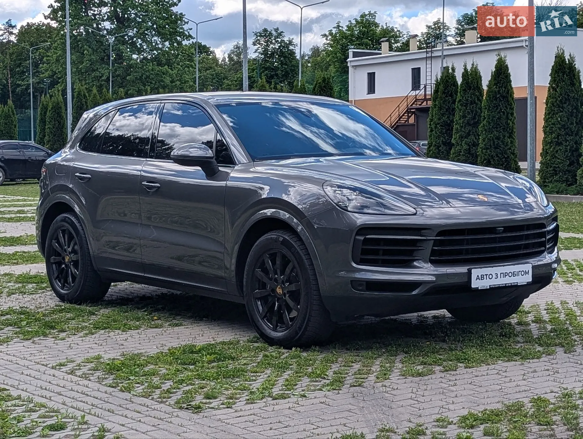 2019 Porsche Cayenne - мініатюра 2