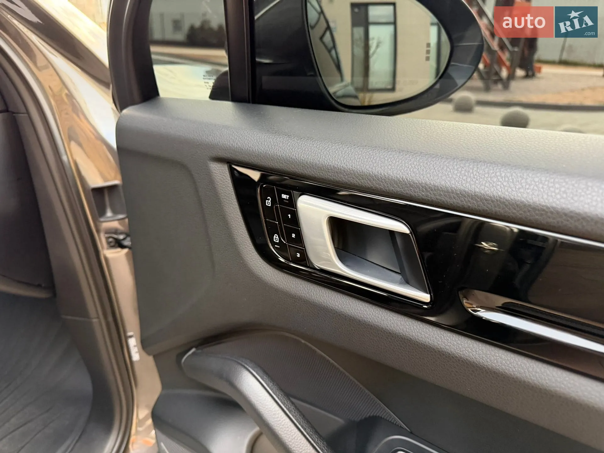 2020 Porsche Cayenne - мініатюра 27