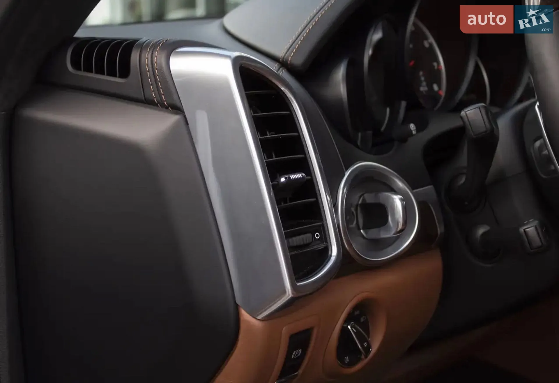 2015 Porsche Cayenne - мініатюра 20