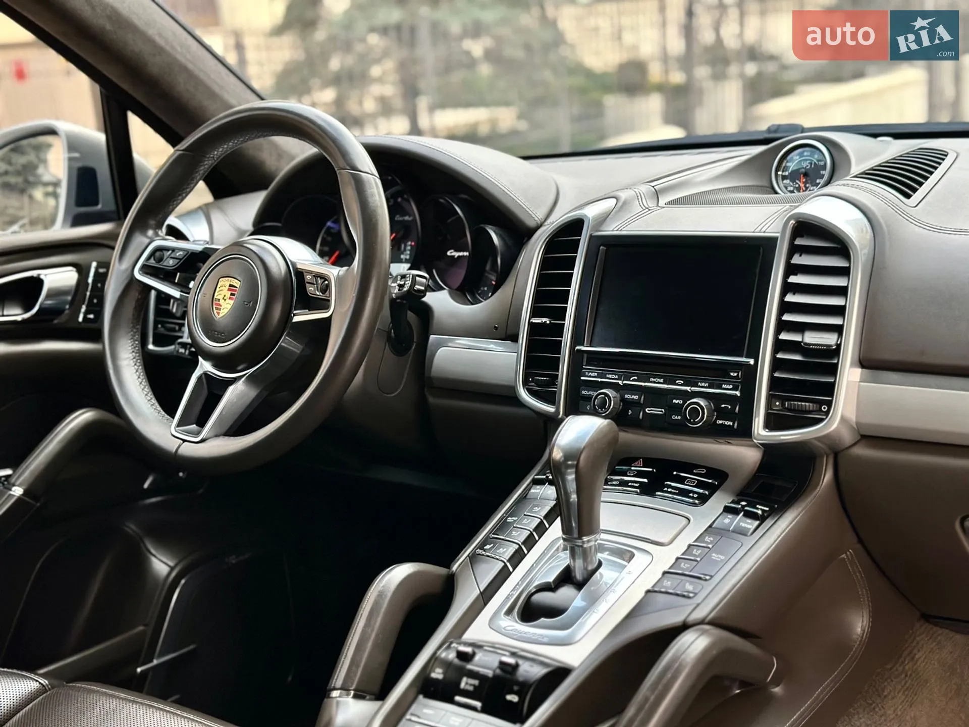 2015 Porsche Cayenne - мініатюра 46