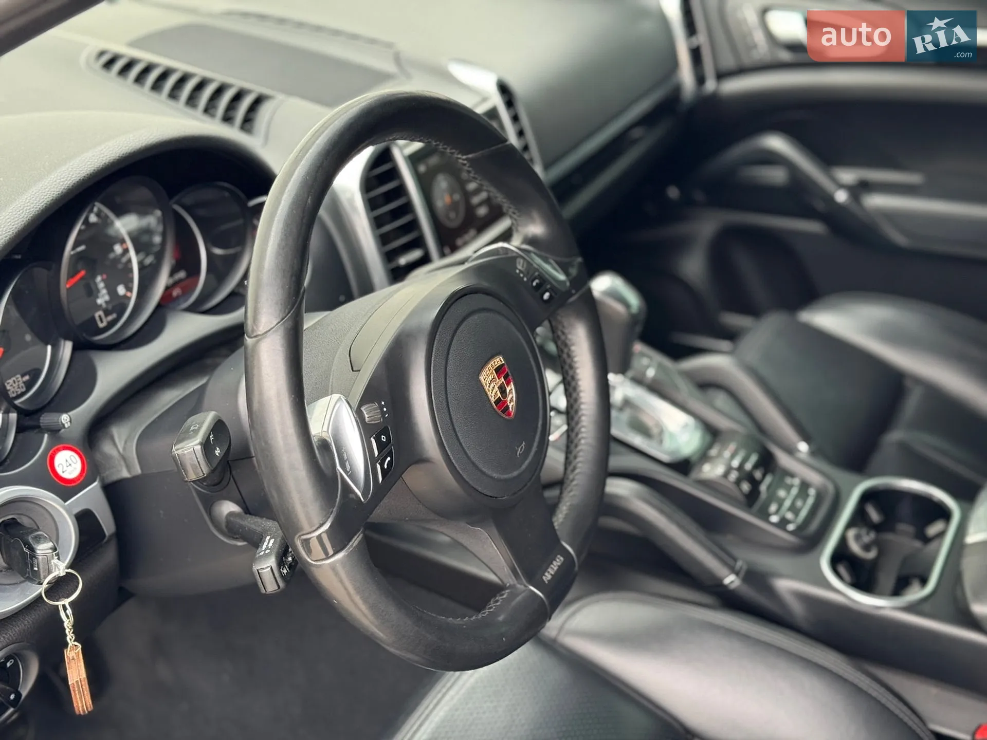 2011 Porsche Cayenne - мініатюра 17