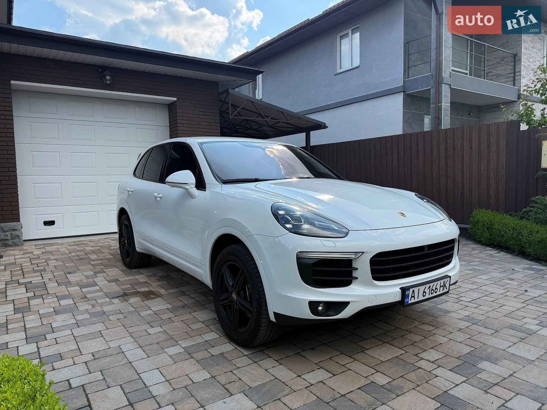 2016 Porsche Cayenne - мініатюра 12