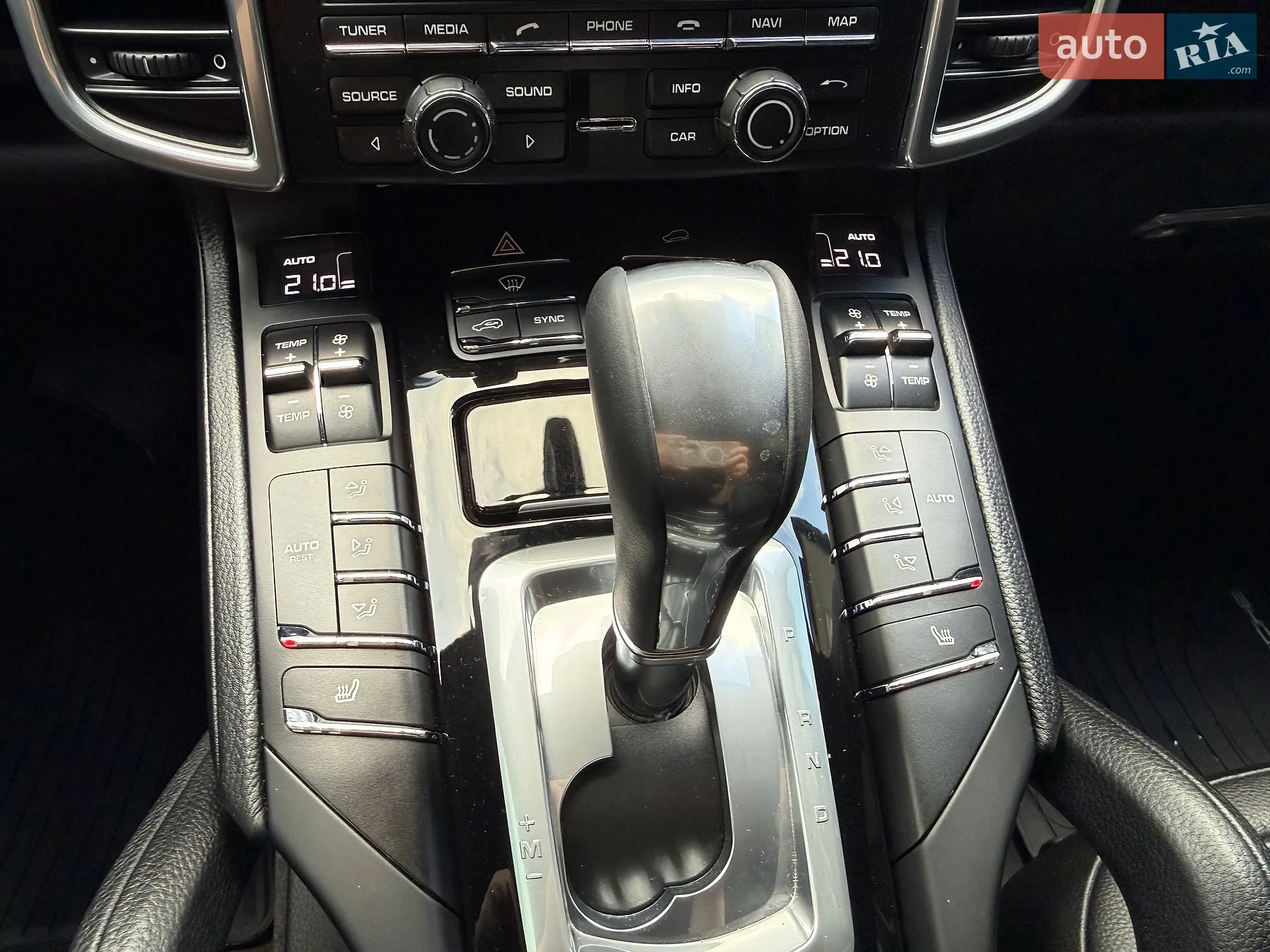 2016 Porsche Cayenne - мініатюра 87