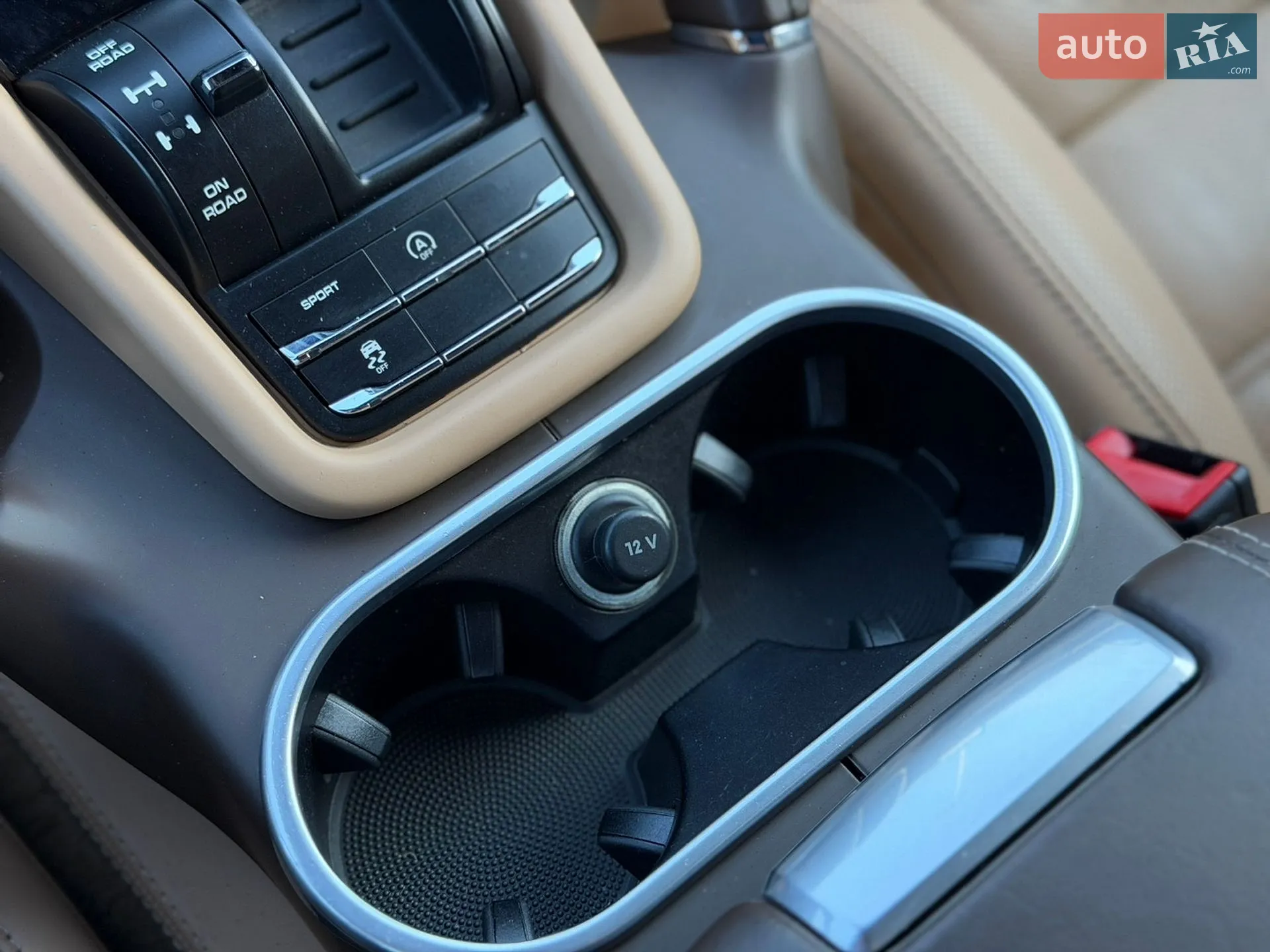 2016 Porsche Cayenne - мініатюра 33