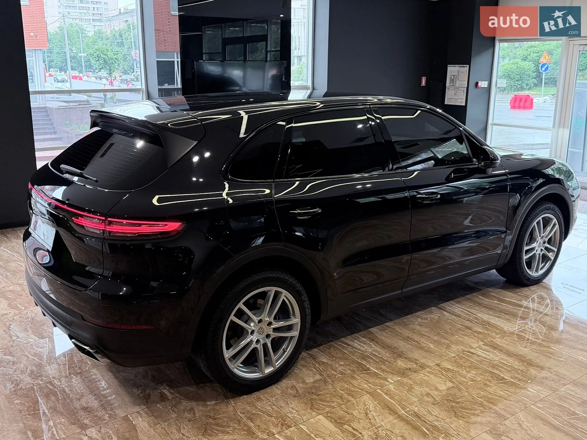 2019 Porsche Cayenne - мініатюра 8