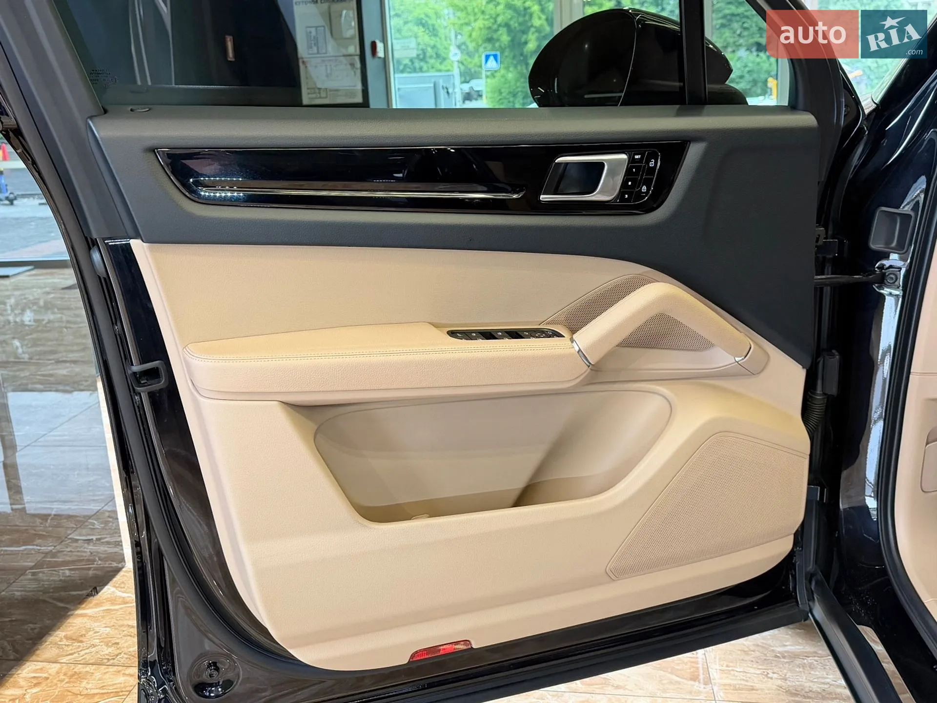 2019 Porsche Cayenne - мініатюра 16