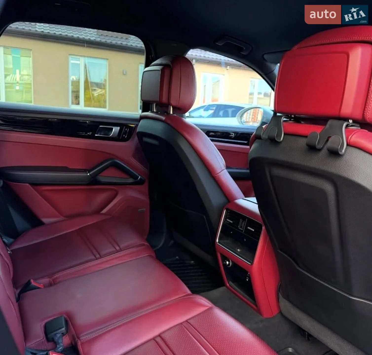2020 Porsche Cayenne - мініатюра 9