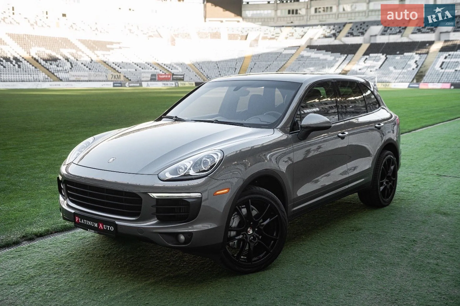 2016 Porsche Cayenne - мініатюра 2