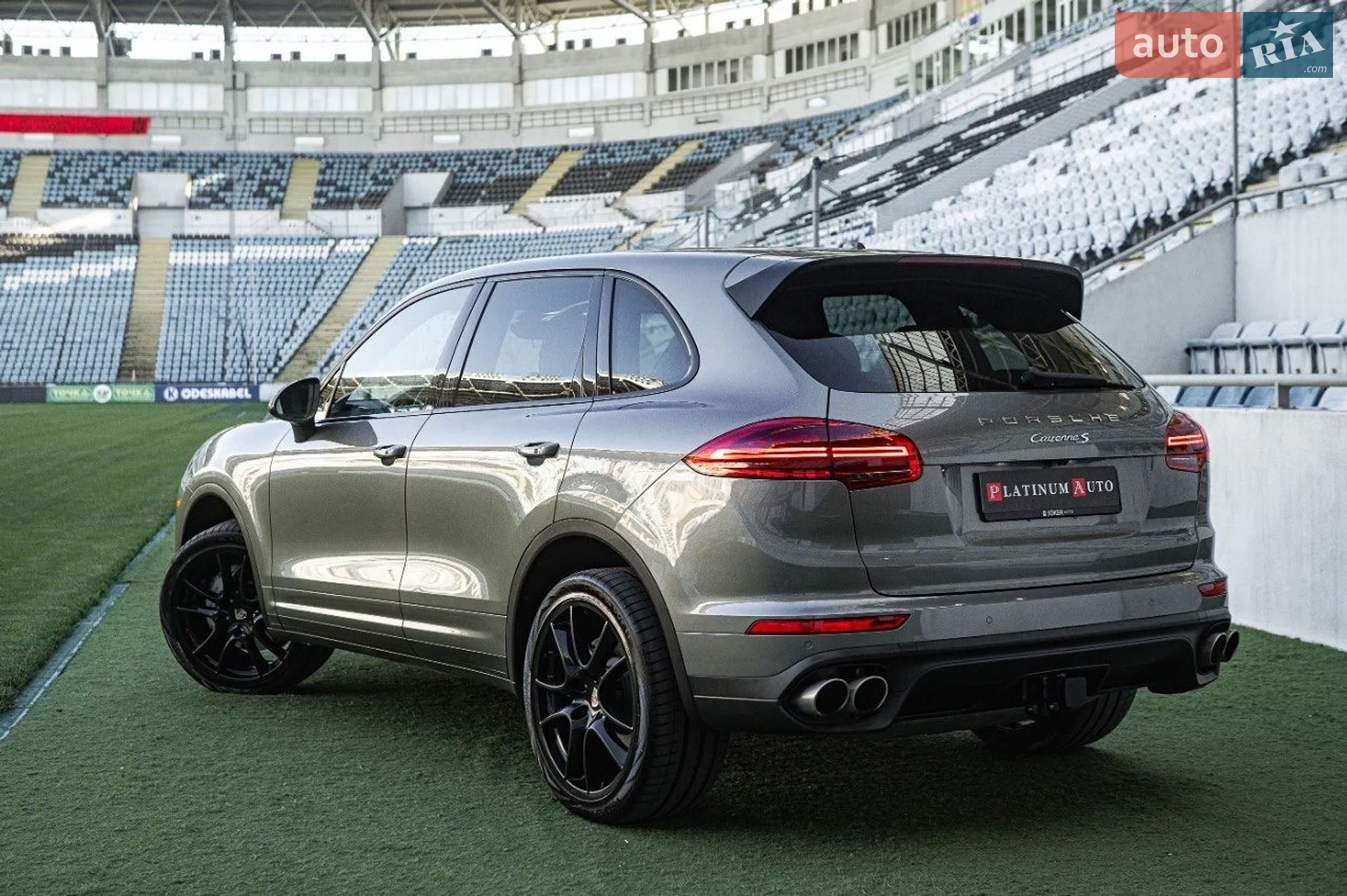 2016 Porsche Cayenne - мініатюра 10