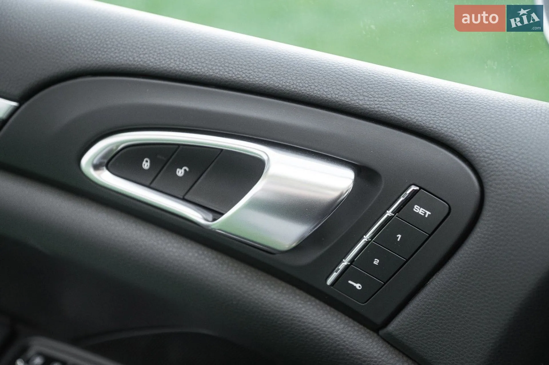 2016 Porsche Cayenne - мініатюра 26