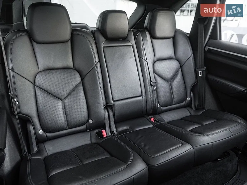Porsche Cayenne 2016 VIN WP1AB2A25HLA50153 фото оголошення 48 з 97