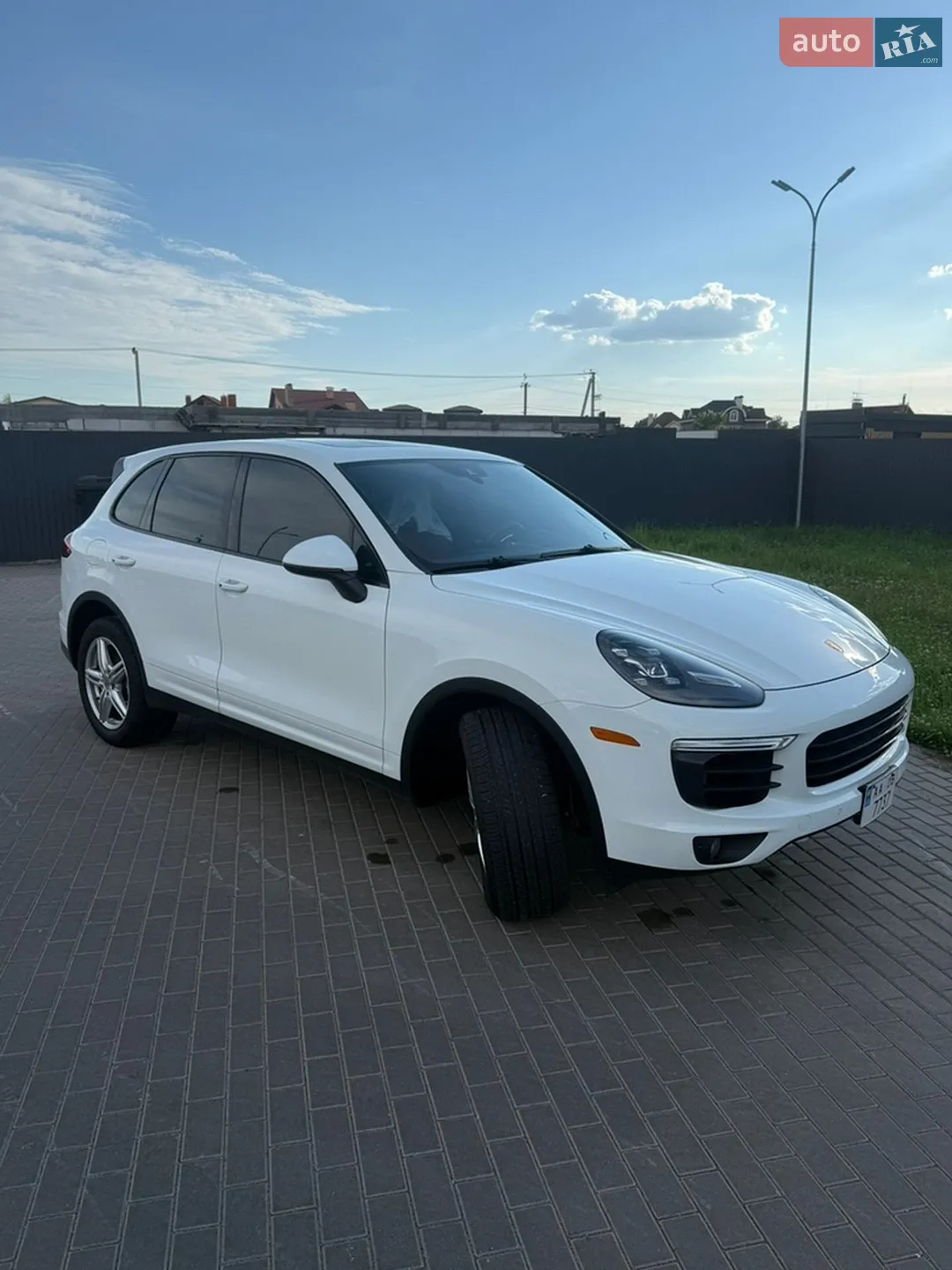 2016 Porsche Cayenne - мініатюра 2