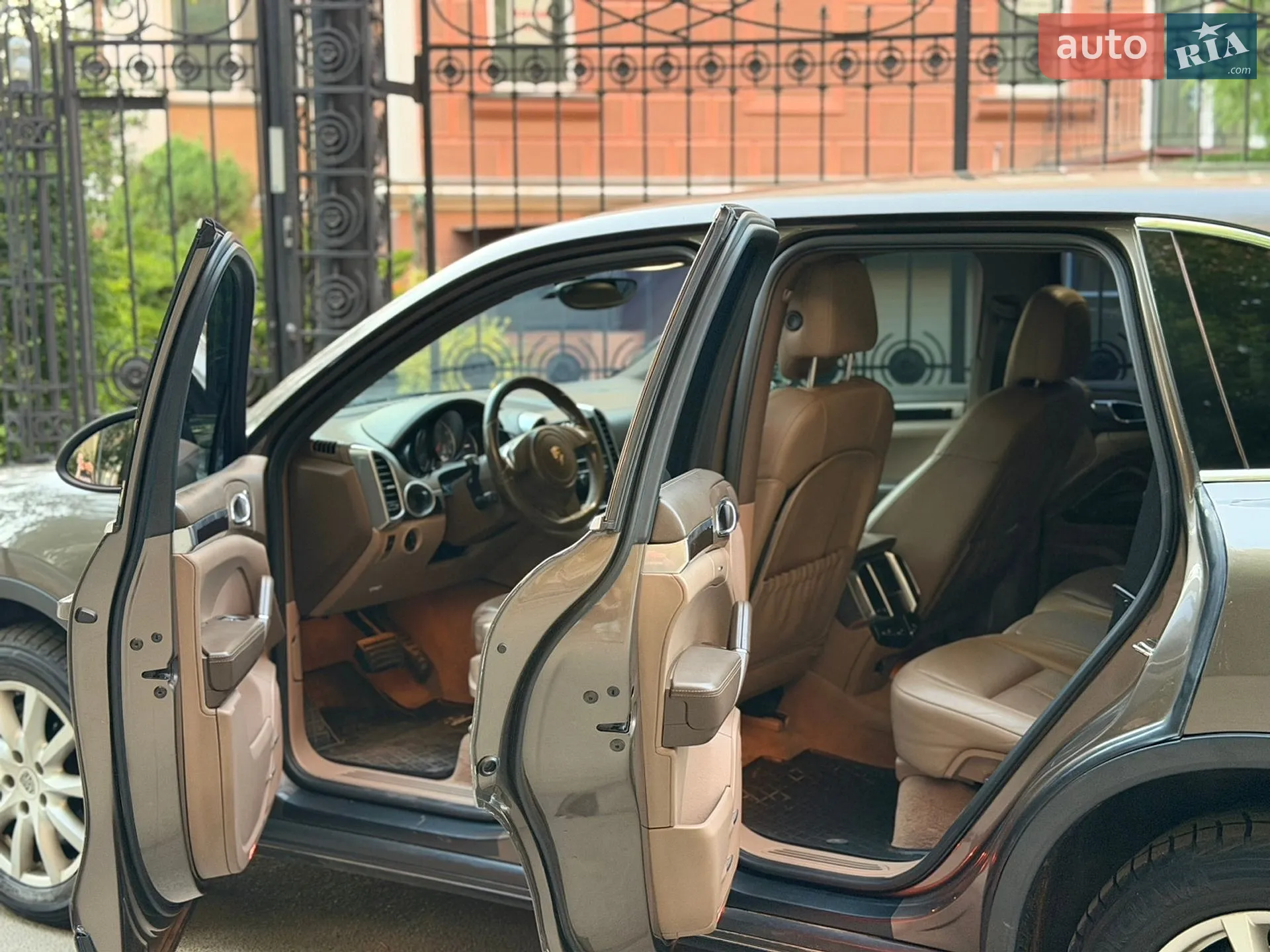 2011 Porsche Cayenne - мініатюра 8