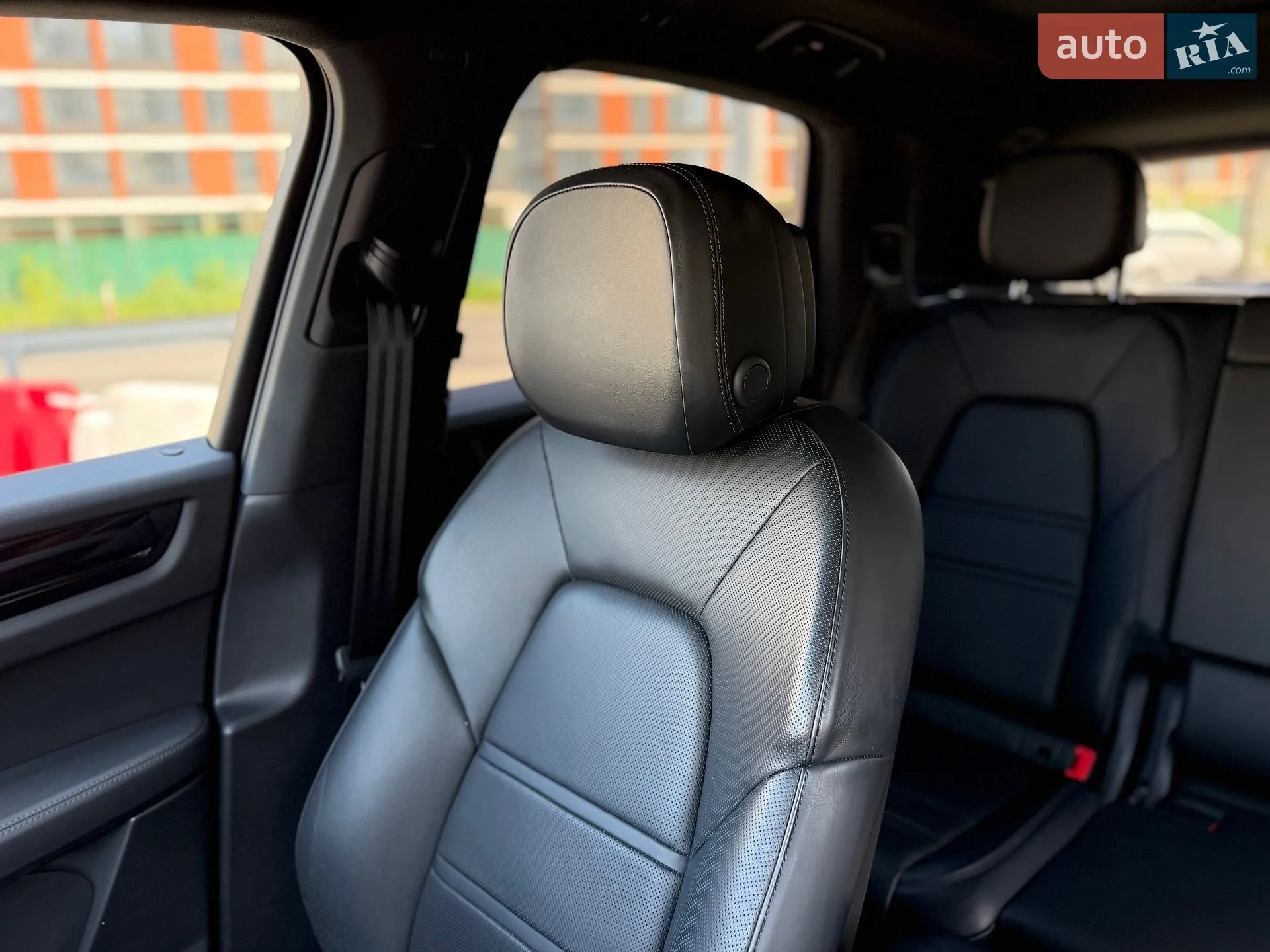 2020 Porsche Cayenne - мініатюра 19
