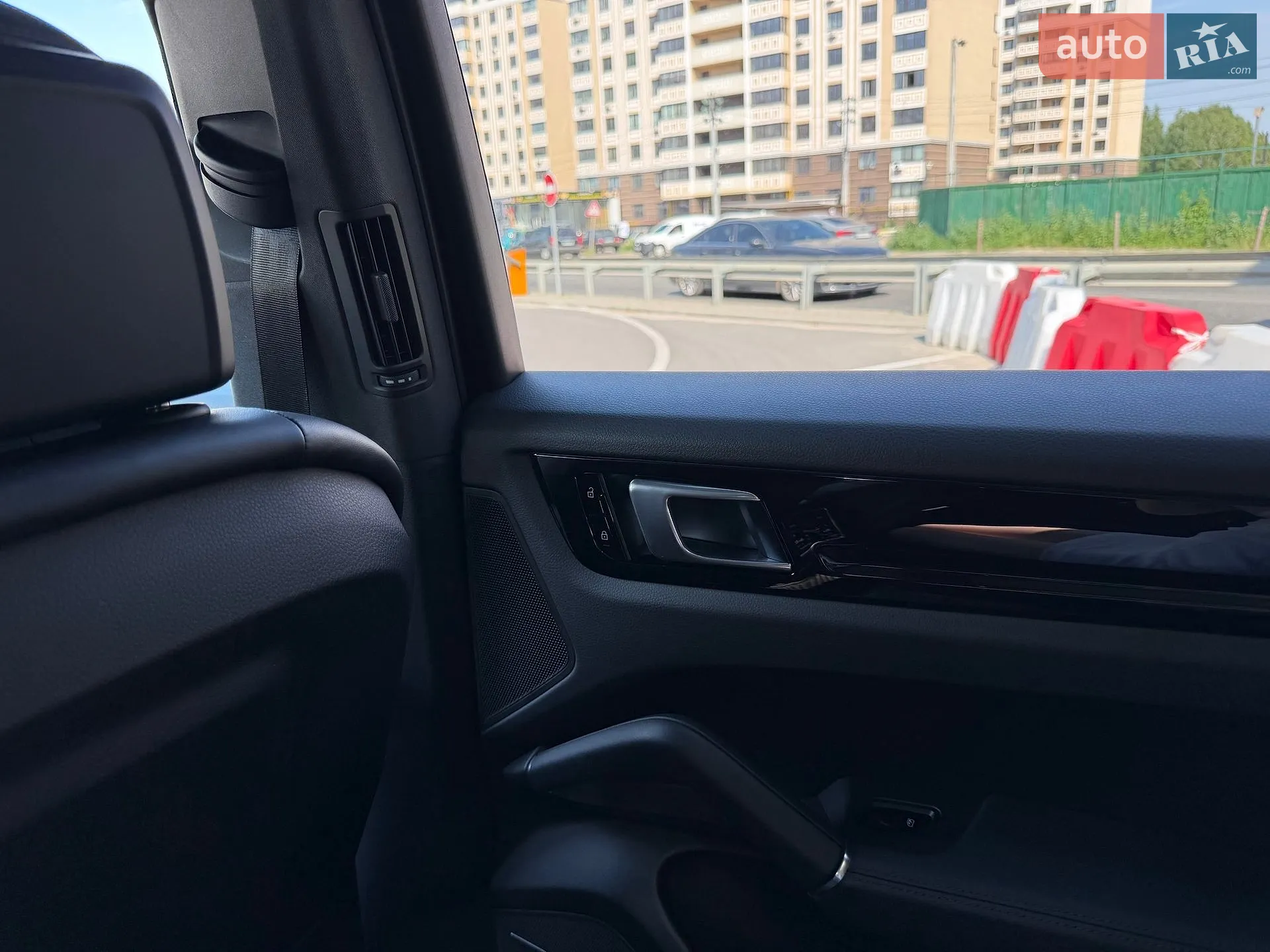 2020 Porsche Cayenne - мініатюра 25