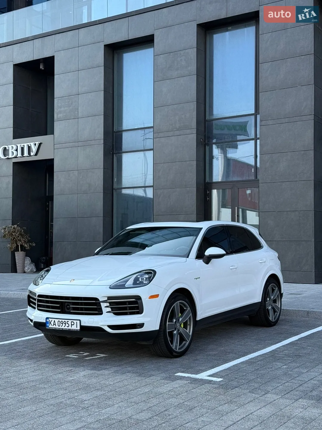 2019 Porsche Cayenne - мініатюра 3