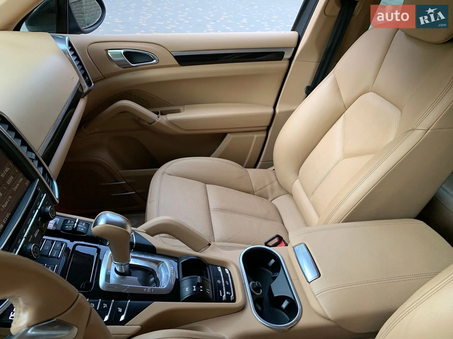 2011 Porsche Cayenne - мініатюра 35