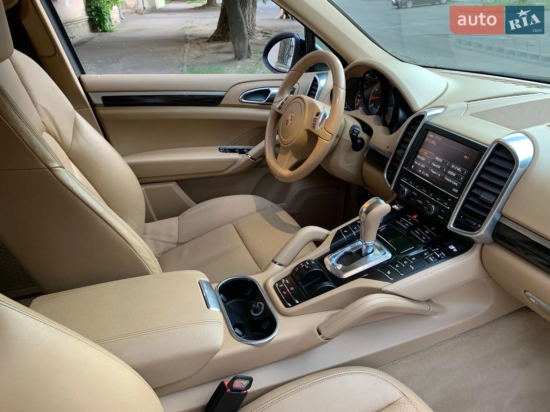 2011 Porsche Cayenne - мініатюра 28