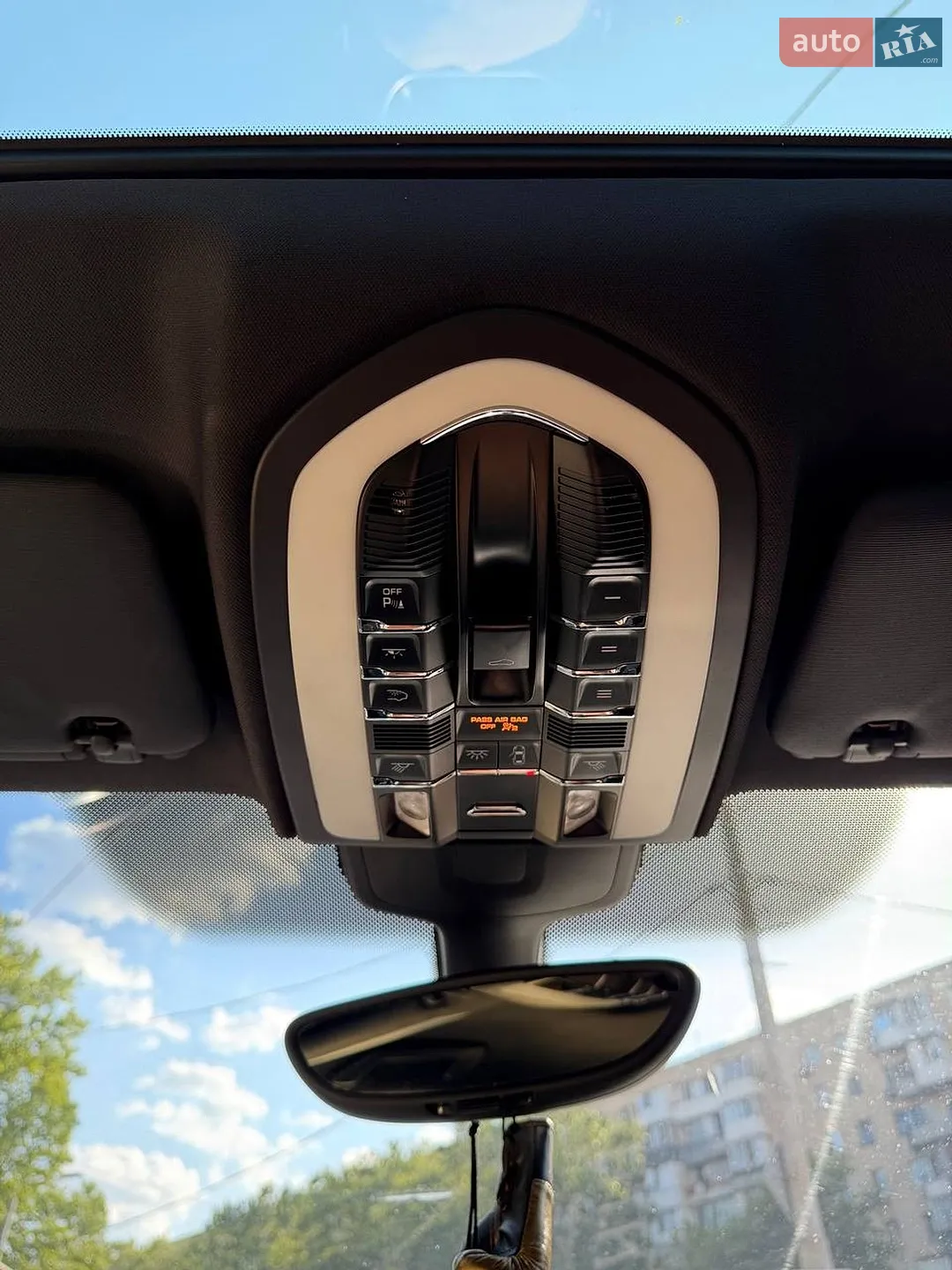 2016 Porsche Cayenne - мініатюра 25