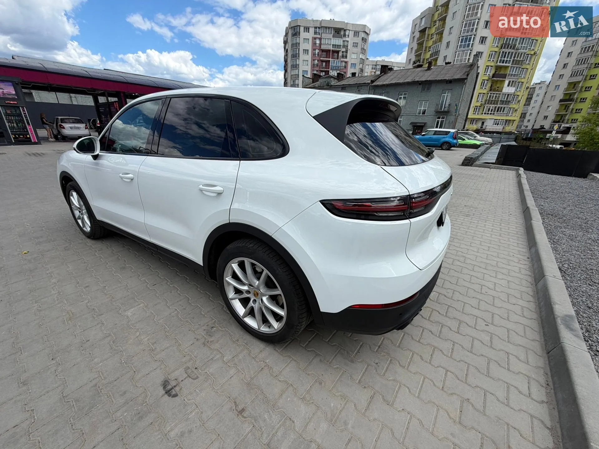 2021 Porsche Cayenne - мініатюра 2