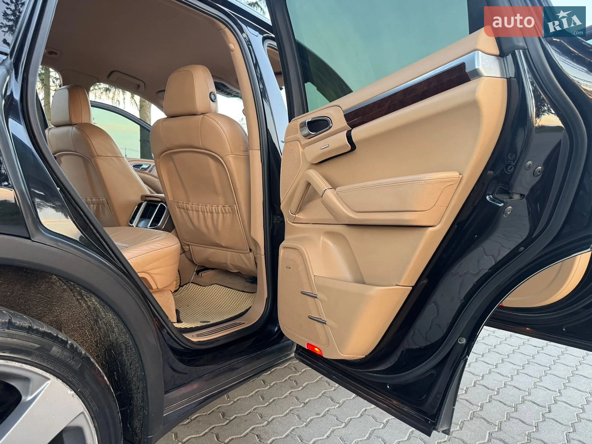 2011 Porsche Cayenne - мініатюра 17