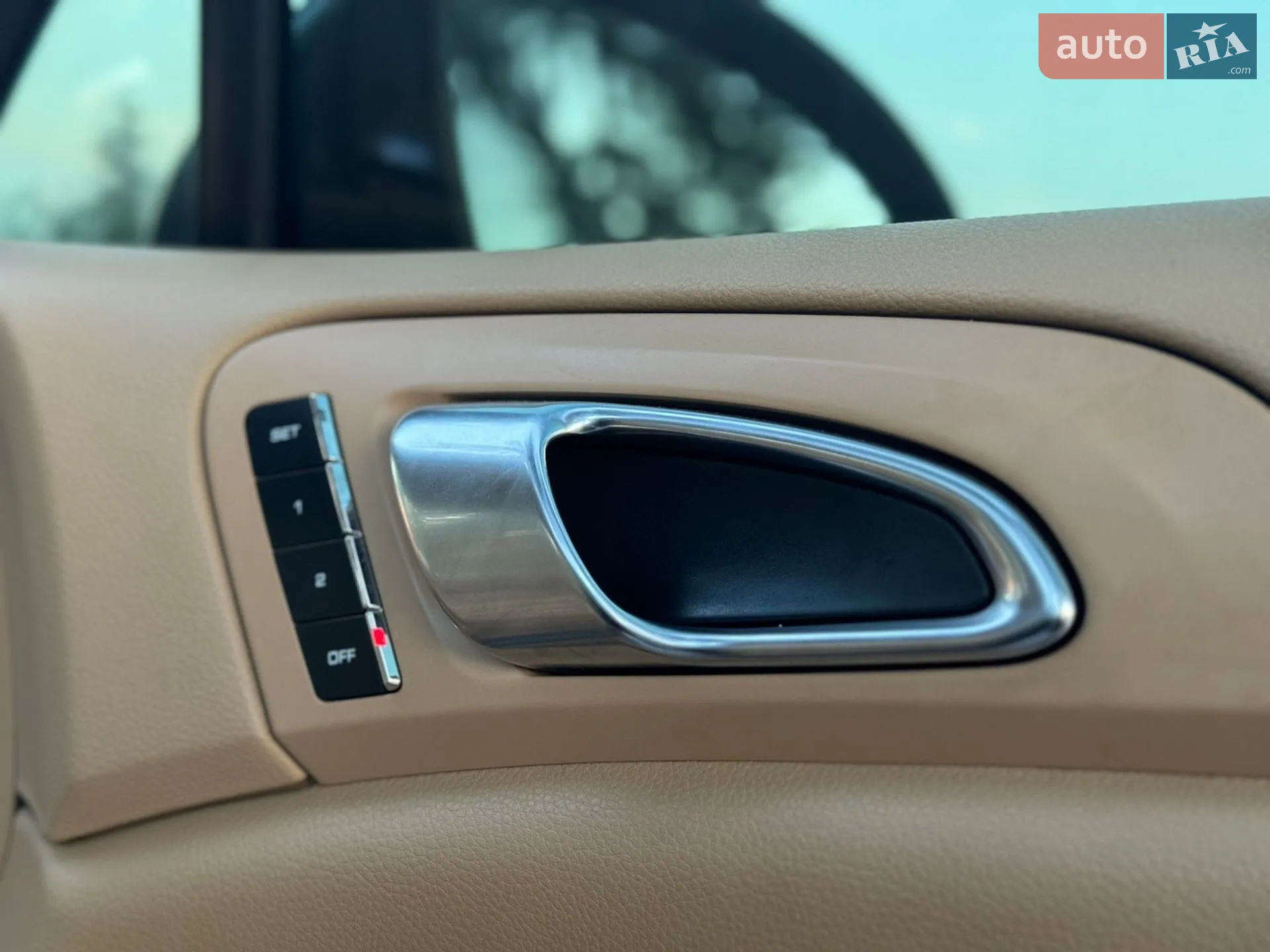 2011 Porsche Cayenne - мініатюра 23