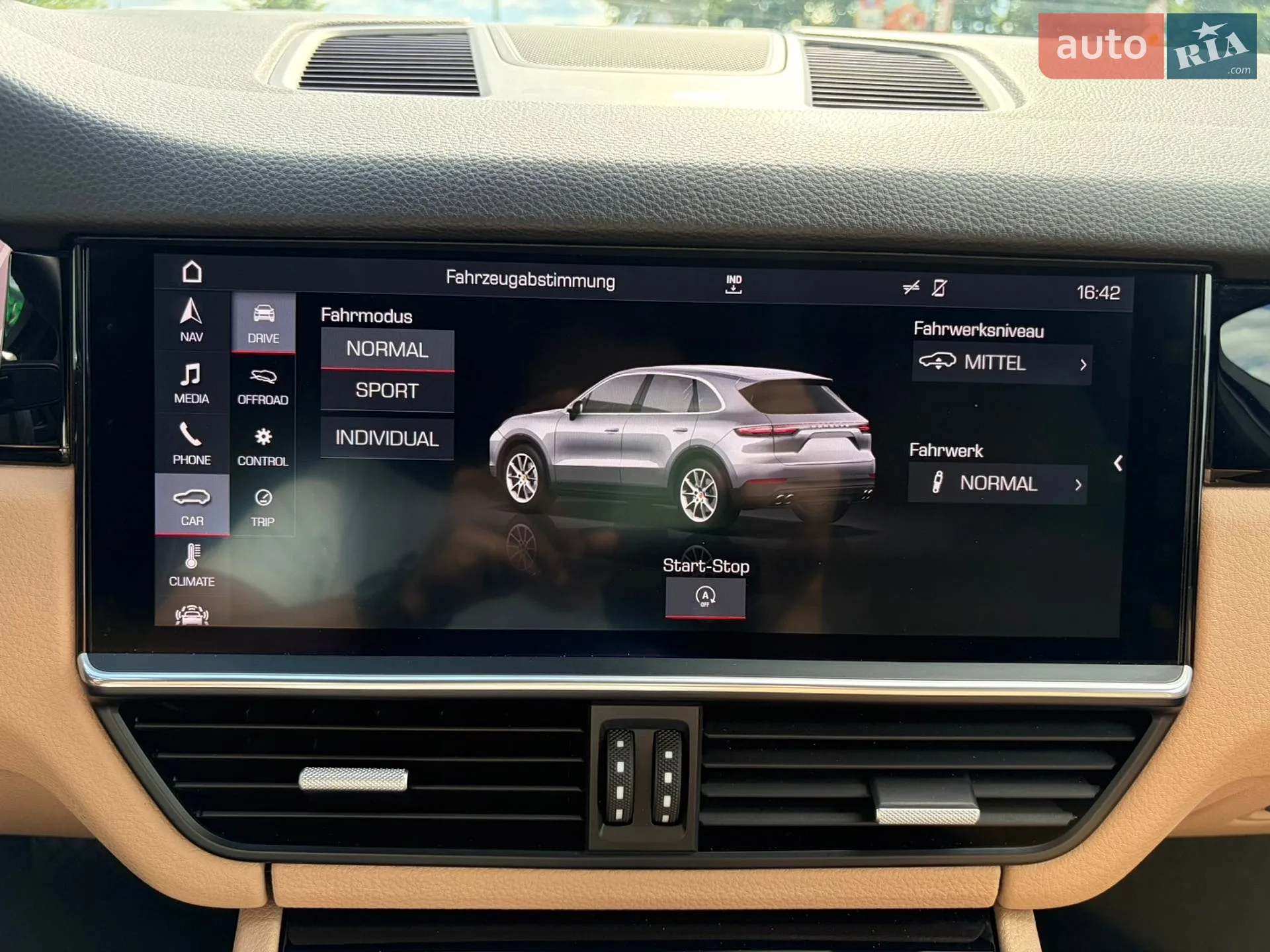 2019 Porsche Cayenne - мініатюра 23
