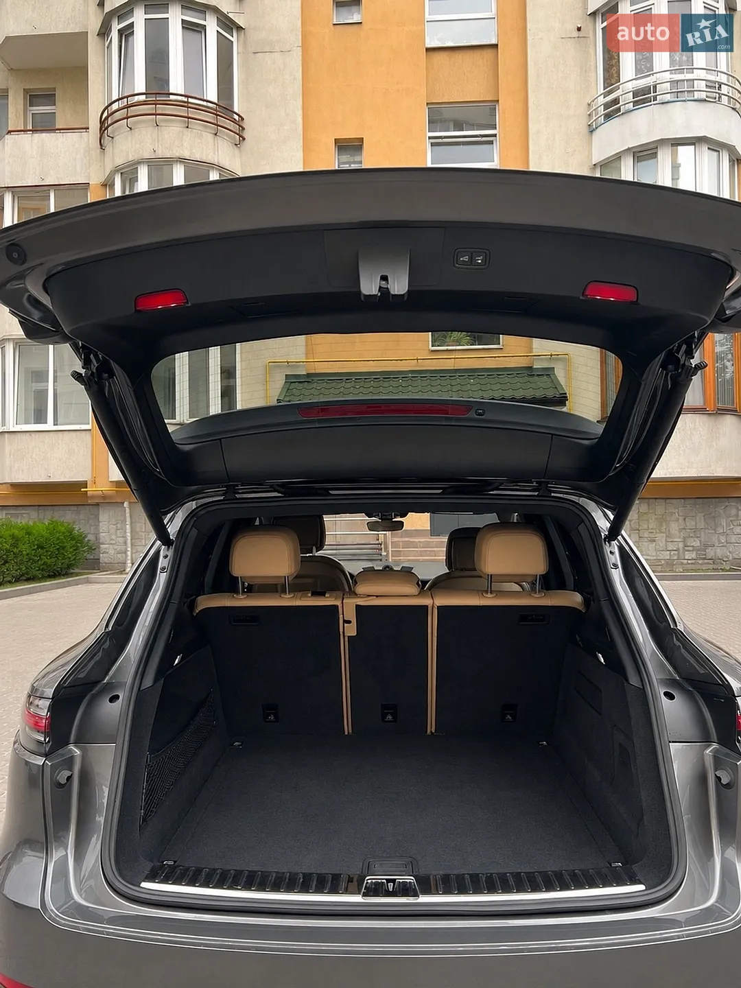 2020 Porsche Cayenne - мініатюра 11