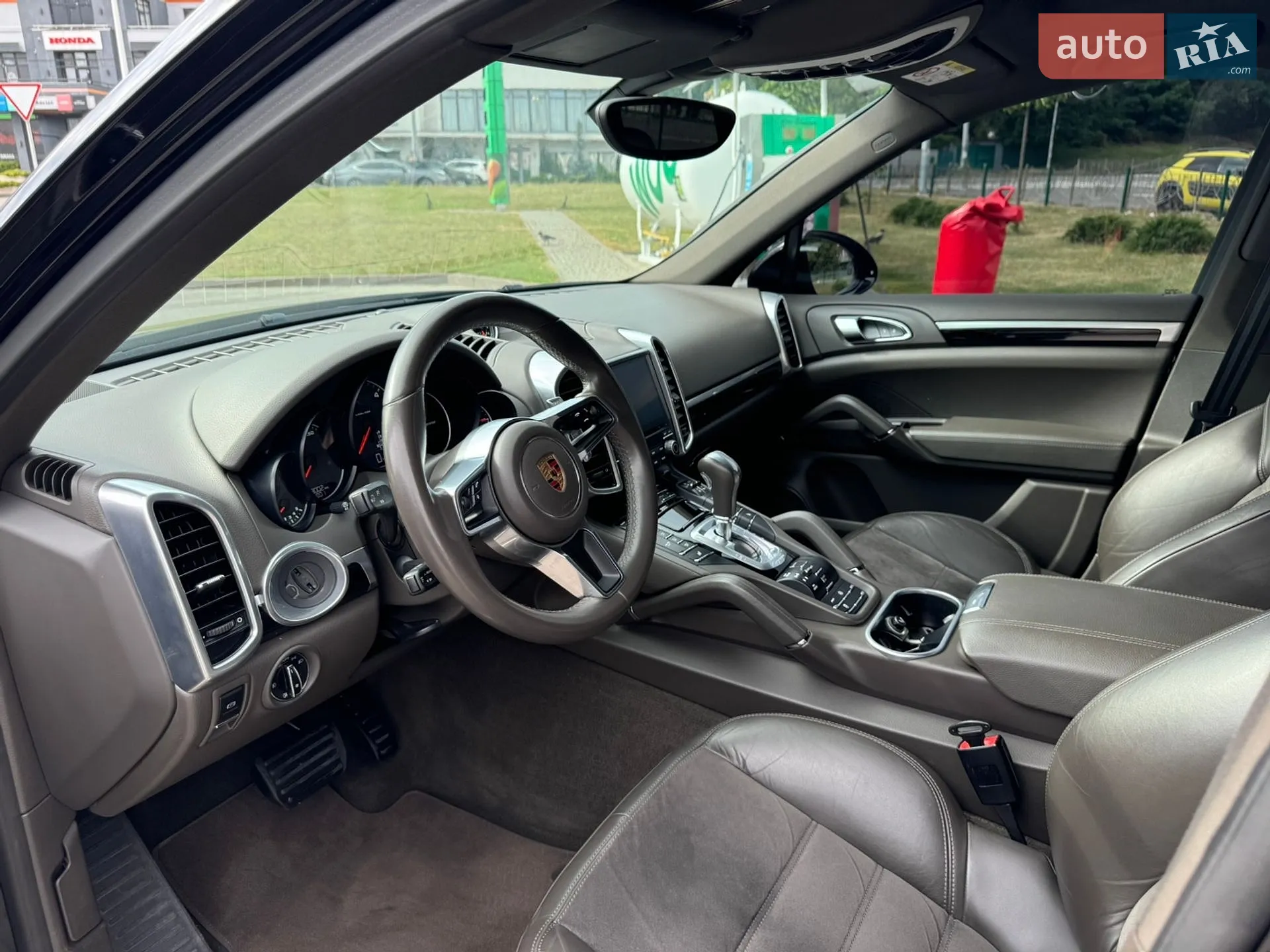 2016 Porsche Cayenne - мініатюра 12