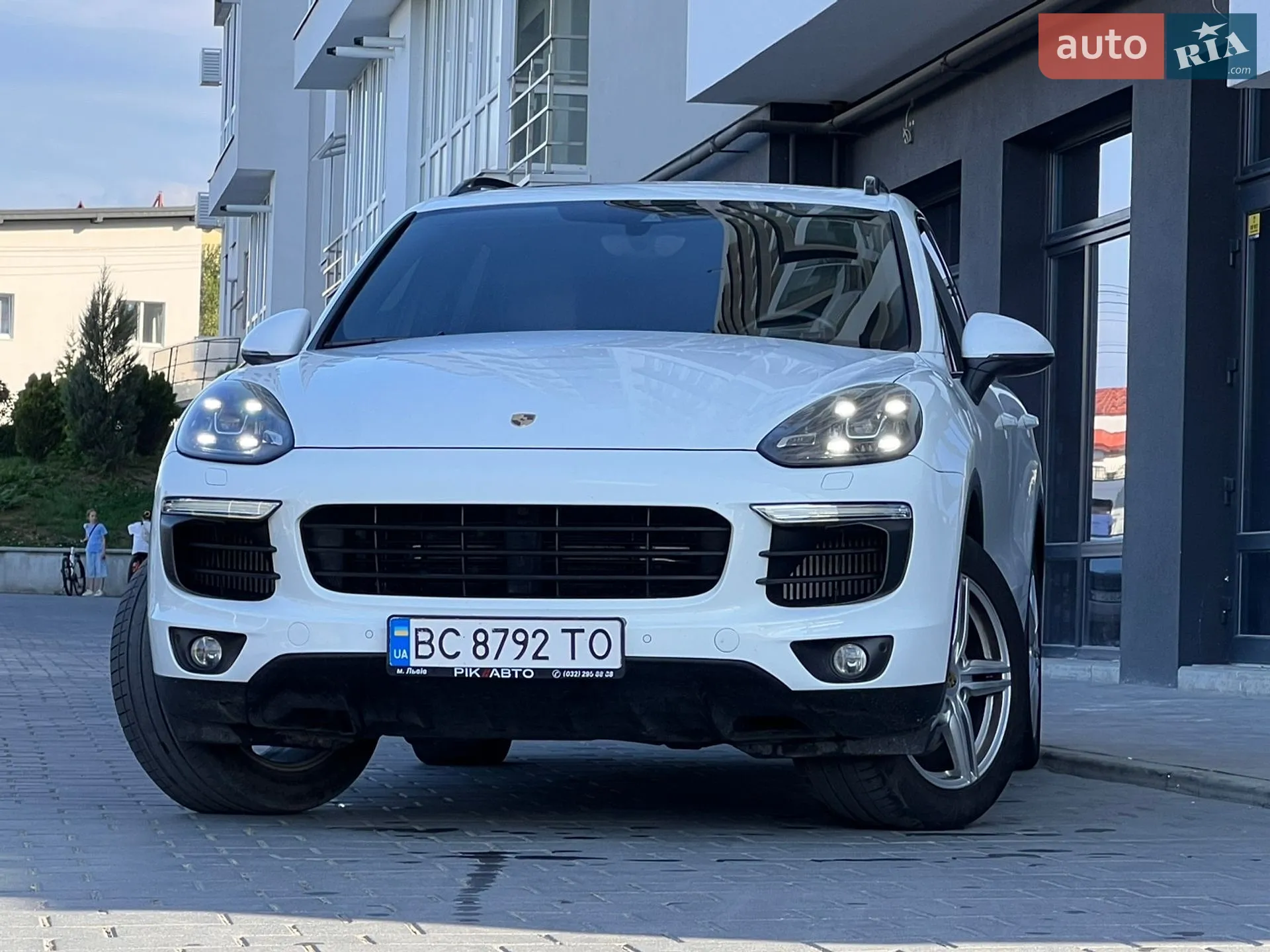 2016 Porsche Cayenne - мініатюра 6