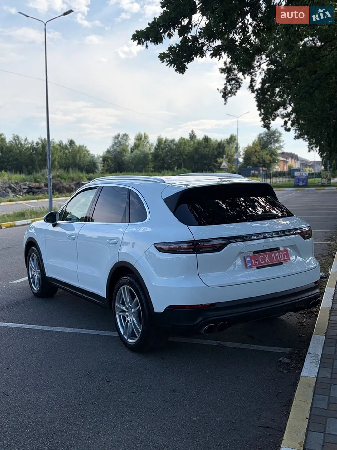 2022 Porsche Cayenne - мініатюра 8
