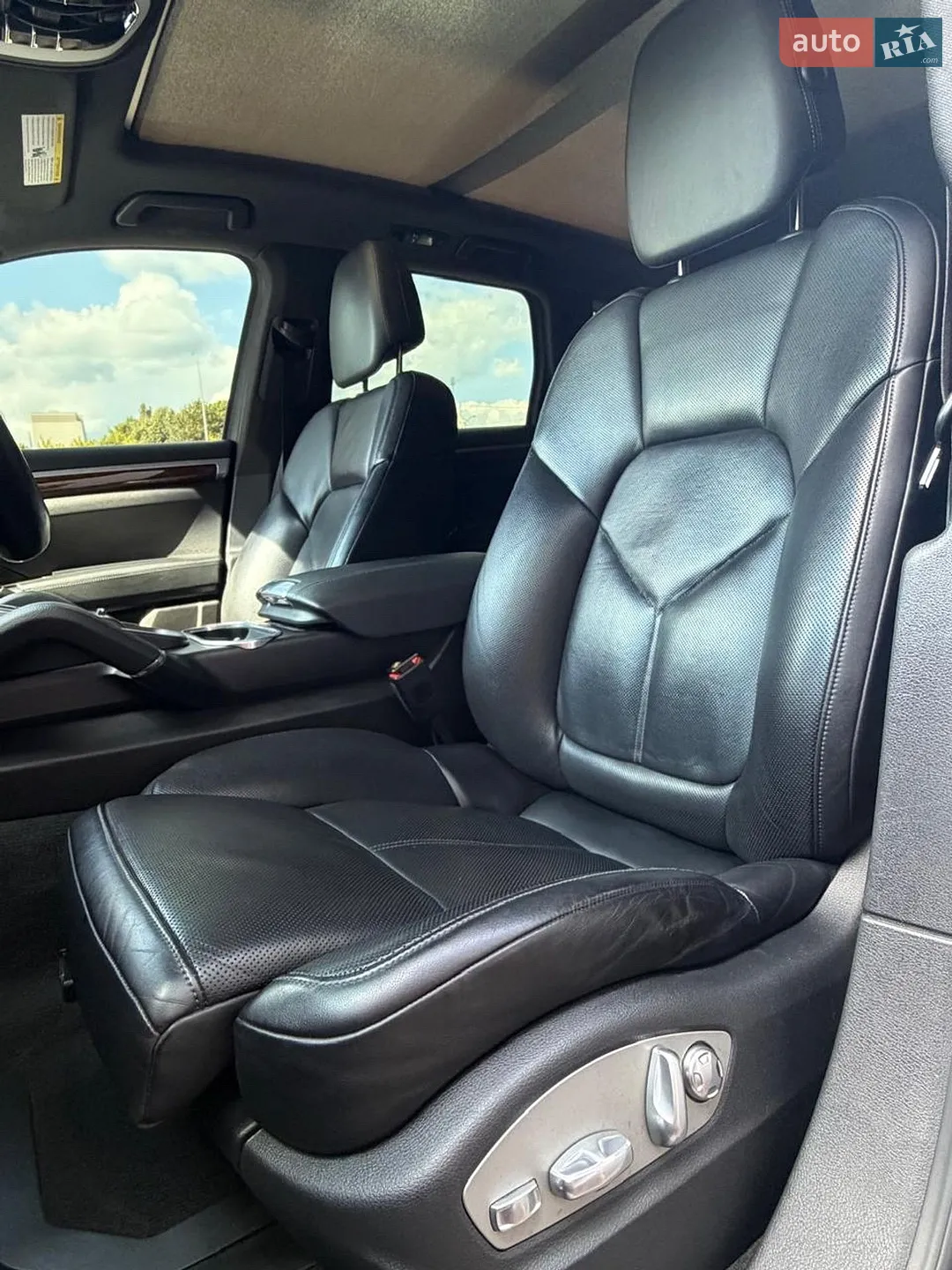 2013 Porsche Cayenne - мініатюра 36