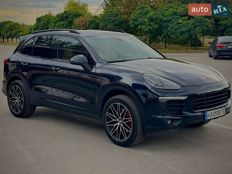 Позашляховик / Кросовер Porsche Cayenne 2017 в Києві