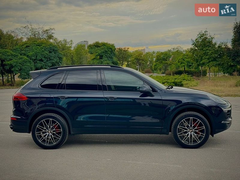 Позашляховик / Кросовер Porsche Cayenne 2017 в Києві
