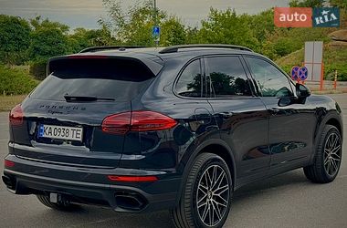 Позашляховик / Кросовер Porsche Cayenne 2017 в Києві