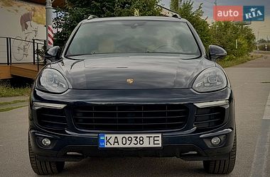 Позашляховик / Кросовер Porsche Cayenne 2017 в Києві
