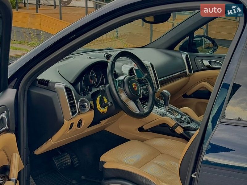 Позашляховик / Кросовер Porsche Cayenne 2017 в Києві