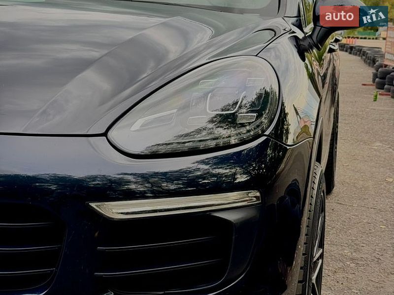 Позашляховик / Кросовер Porsche Cayenne 2017 в Києві