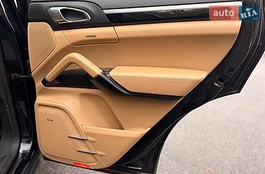 Внедорожник / Кроссовер Porsche Cayenne 2016 в Киеве фото 26 Внедорожник / Кроссовер Porsche Cayenne 2016 в Киеве
