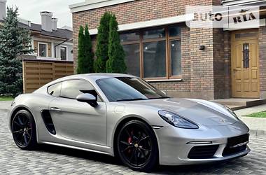 Купе Porsche Cayman 2016 в 