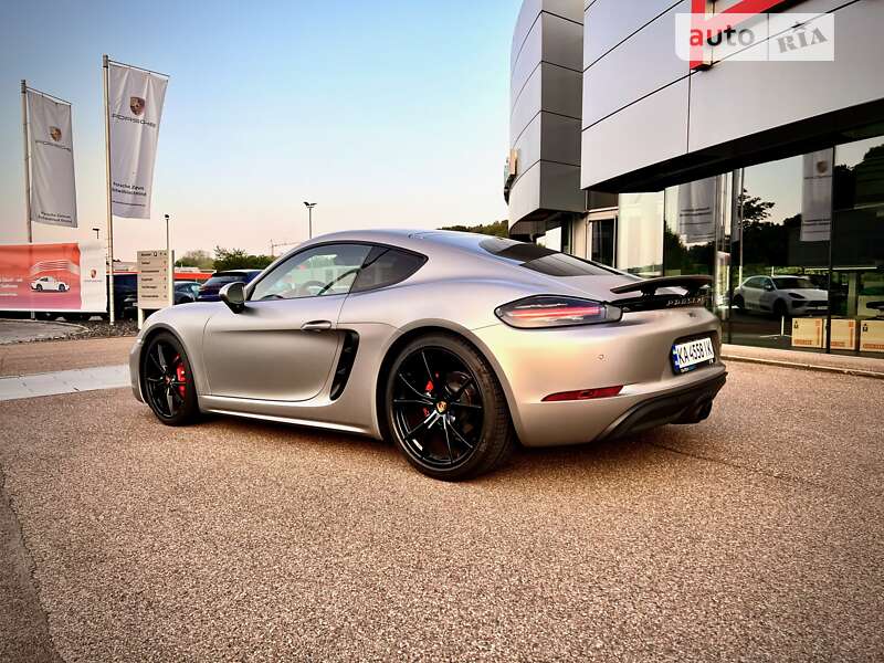 Купе Porsche Cayman 2016 в Киеве