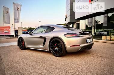 Купе Porsche Cayman 2016 в Киеве