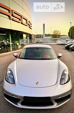 Купе Porsche Cayman 2016 в Киеве