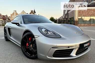 Купе Porsche Cayman 2016 в Киеве