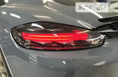 Porsche Cayman 2018